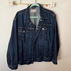Like new Everlane denim jacket. Size 1X